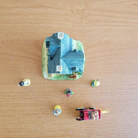 Liberty Falls all in one Miller family's shingle house with 5 handpainted pewter - Picture 10 of 14